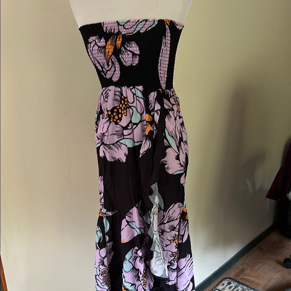 Black Strapless Sundress for Resort Wear